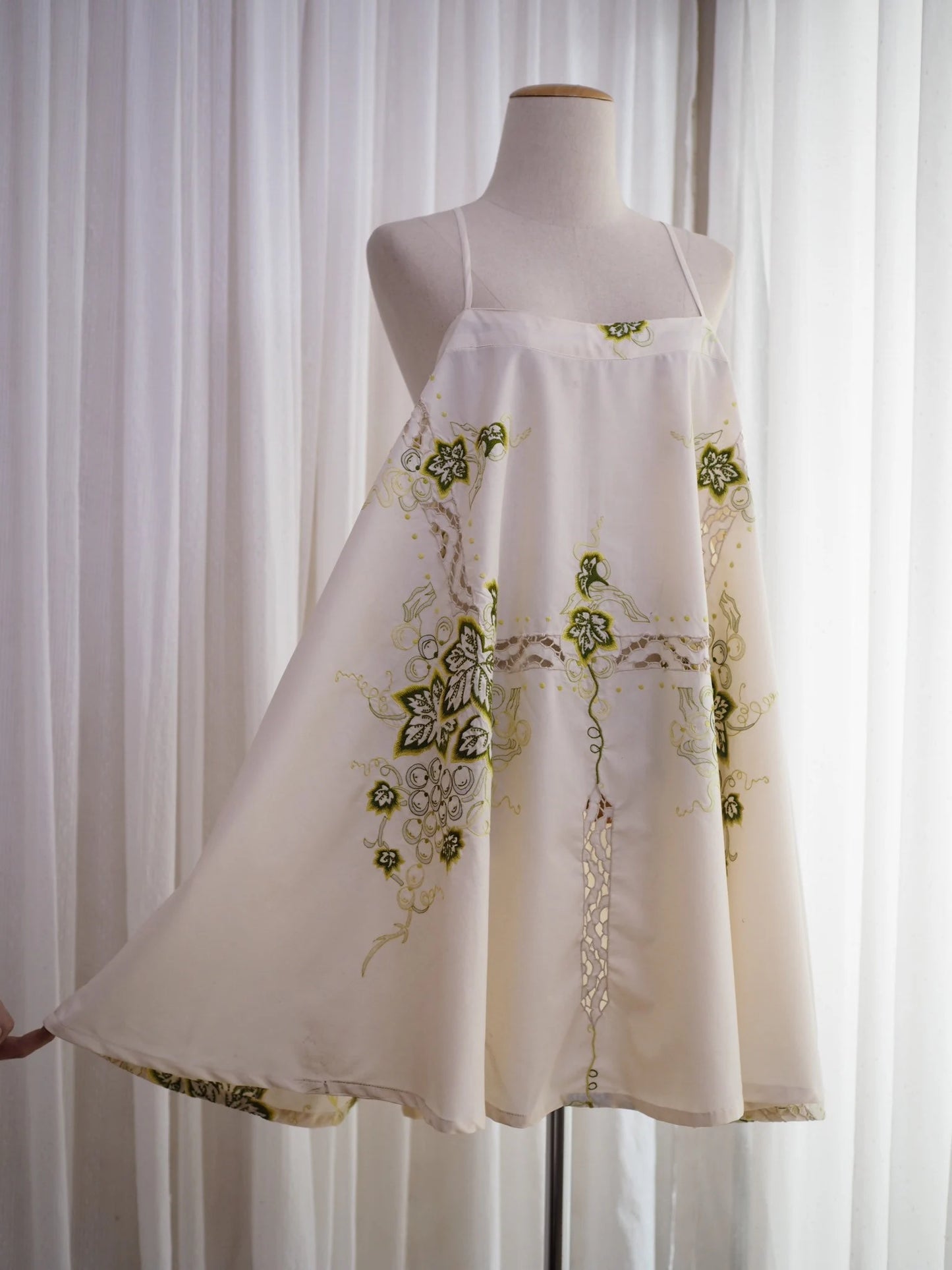 SUMMER DRESS !!! Upcycle  From Second Hand Tablecloth