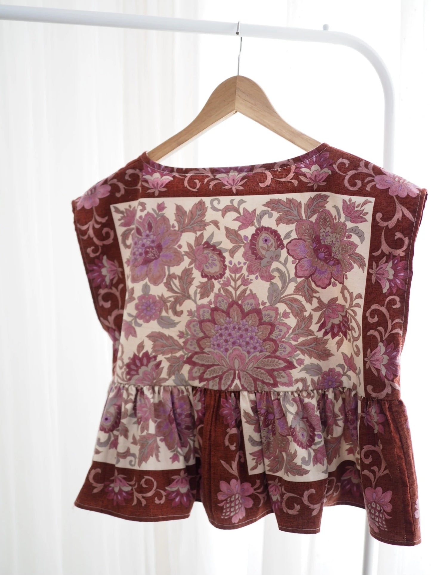 Tablecloth Top/Upcycled fashion /Vintage Fabric